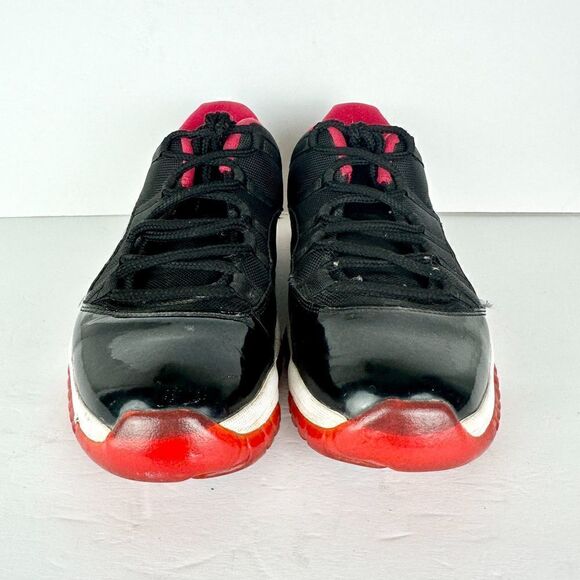 Nike Air Jordan 11 Retro Low 'Bred' Sneakers Size 12 Black Red 528895-012 - Picture 5 of 8